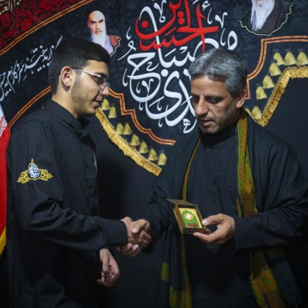 تقدیر از سفیران قرآنی کریمه اهل‌بیت(س) در موکب حرم قم