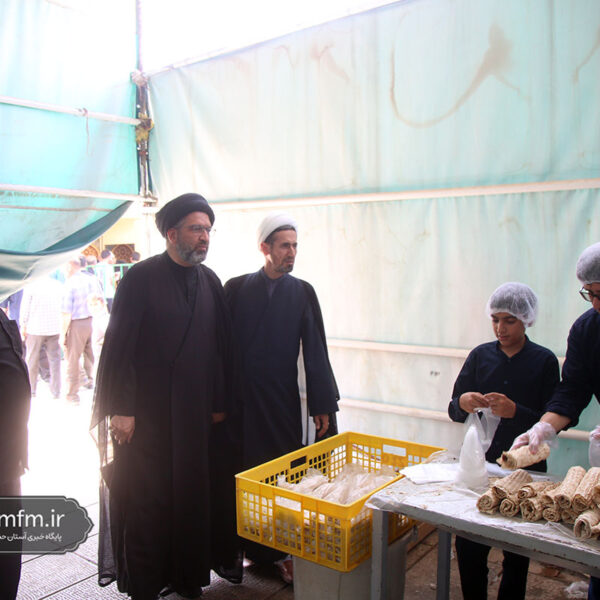 بازدید معاون فرهنگی حرم بانوی کرامت از خدمت‌رسانی مواکب به زائران اربعین