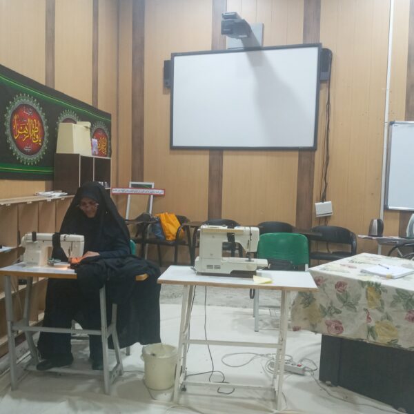 ارائه خدمات شبانه روزی به بانوان زائر اربعین در حرم بانوی کرامت