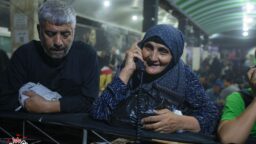 استقبال زائران اربعین از خدمات تلفن و آی‌تی در موکب عمود ۱۰۸۰