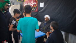 پاسخگویی به سؤالات شرعی زائران اربعین حسینی در موکب حرم بانوی کرامت