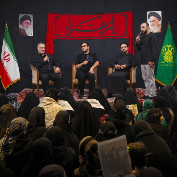 برپایی محفل قرآنی در موکب عمود ۱۰۸۰ با حضور عوامل برنامه محفل