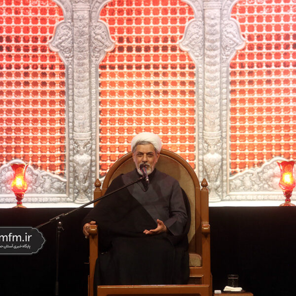  آثار سوء رسانه‌های بیگانه برای جوانان مشکل‌ساز است