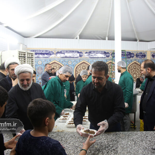 خدمت رسانی مسئولان استان قم به زائران در حرم بانوی کرامت