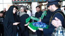 بدرقه زائران مشهدالرضا(ع) توسط خادمان حرم حضرت معصومه(س)