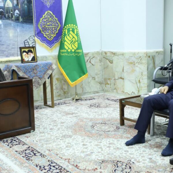 خدمت‌رسانی به مردم باعث حضور بیشتر آنان در صحنه می‌شود