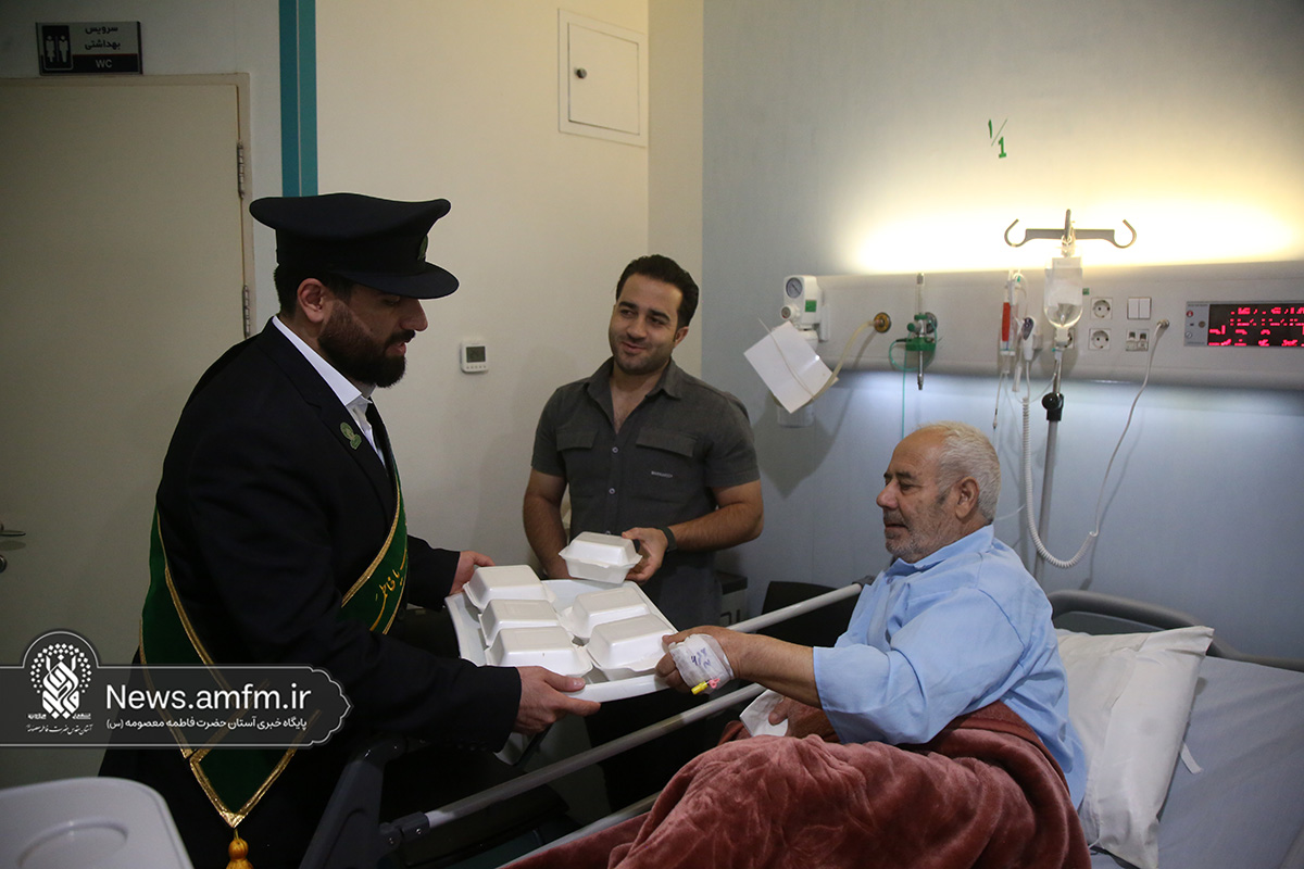 توزیع ۲۵ هزار بسته کیک میلاد پیامبر(ص) در میان مردم