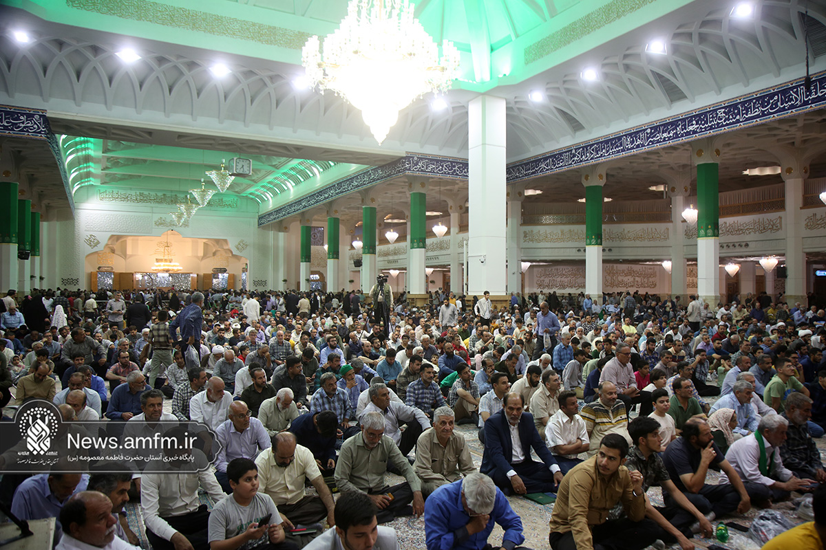 جشن شام میلاد ختم المرسلین و رئیس مذهب شیعه در حرم قم