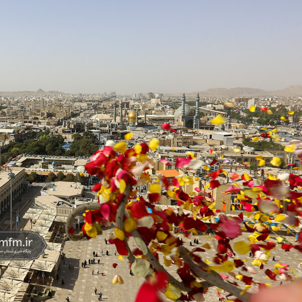 گلباران حرم حضرت معصومه (س) در سالروز ورود بانوی کرامت به قم