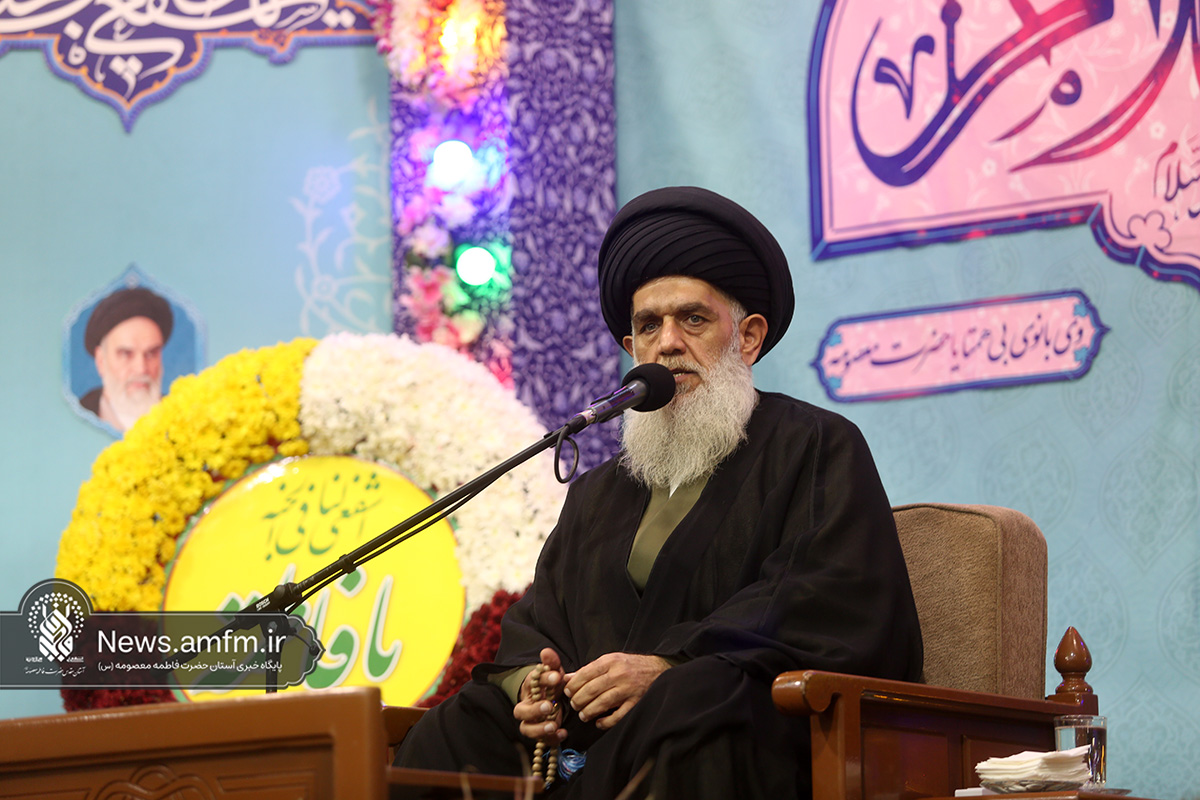 تمسک به حضرت معصومه(س) باعث اتصال به زنجیره ولایت می‌شود