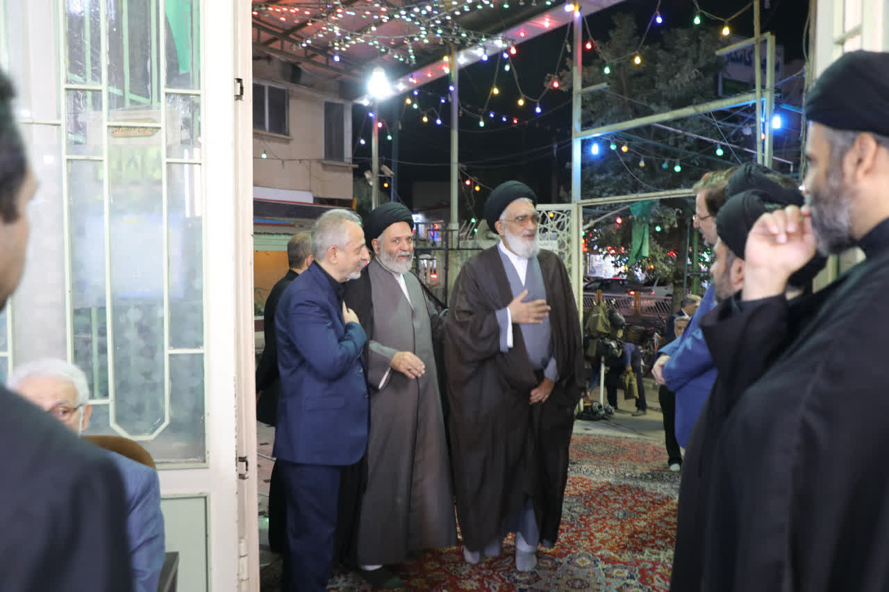 حضور تولیت حرم بانوی کرامت در مجلس ختم آیت‌الله موسوی یزدی