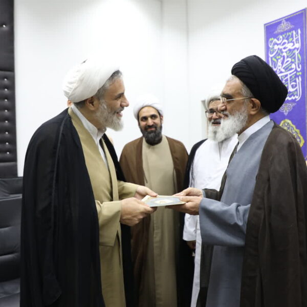 امام جمعه جدید پردیسان قم در حرم بانوی کرامت معارفه شد