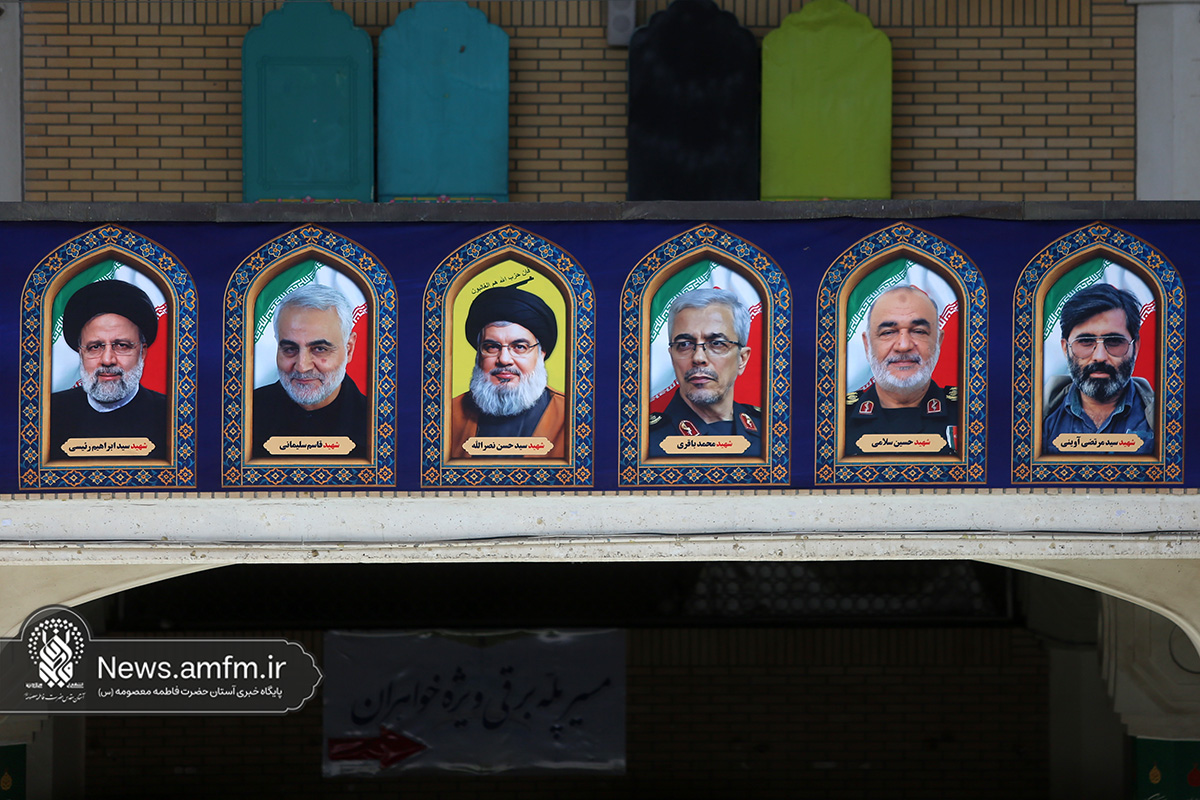 تمثال شهدا زینت بخش حرم مطهر بانوی کرامت شد