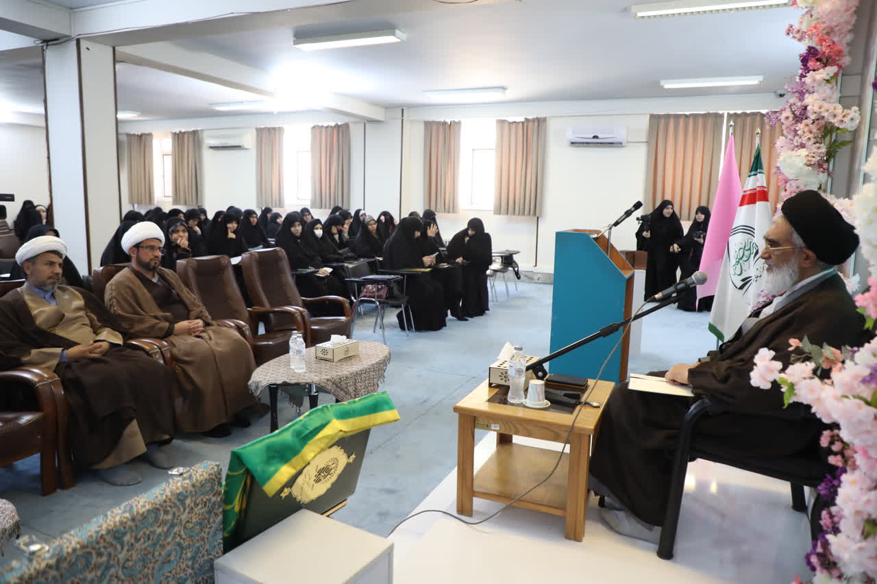 تبیین اعتقادات صحیح باید از درون خانوادهها شروع شود تبیین اعتقادات صحیح باید از درون خانوادهها شروع شود