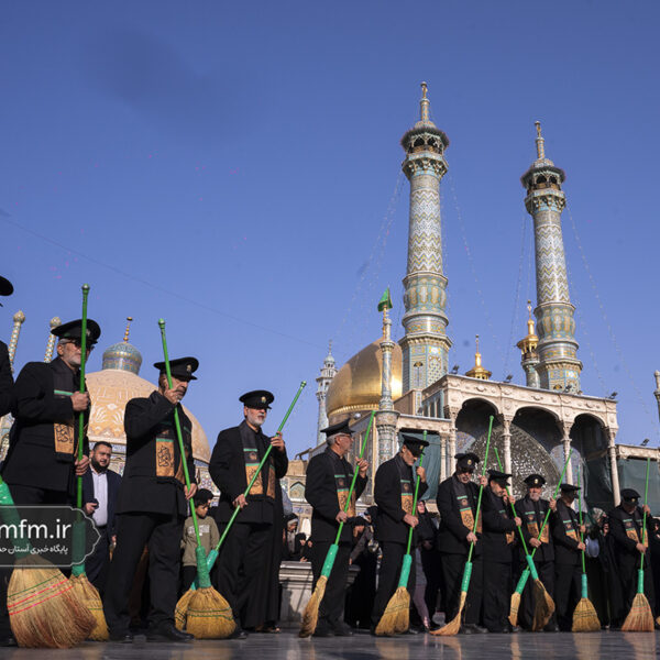 برگزاری آیین‌ جاروکشی حرم اخت‌الرضا(س) با حضور خادمان آستان قدس رضوی