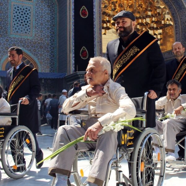 ارائه خدمات ویژه به زائران سالمند و کم‌توان در حرم مطهر حضرت معصومه(س)