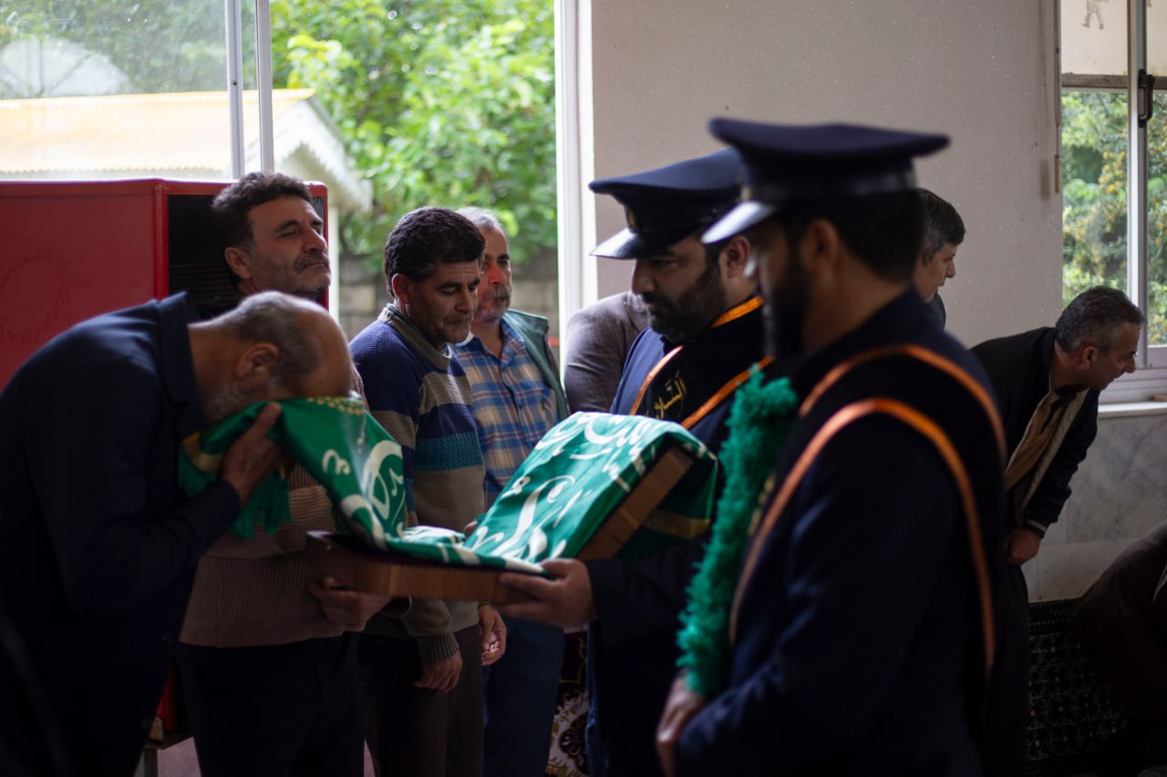 حضور خادمان حرم مطهر در مراسم عزاداری رحلت بانوی کرامت در استان گیلان