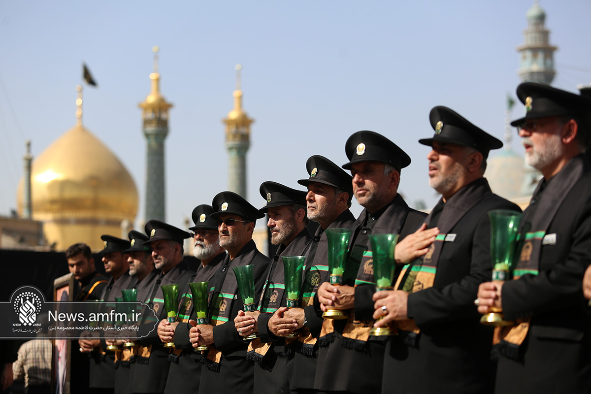 دسته عزای خادمان و زائران حرم بانوی کرامت در سالروز رحلت حضرت معصومه(س)