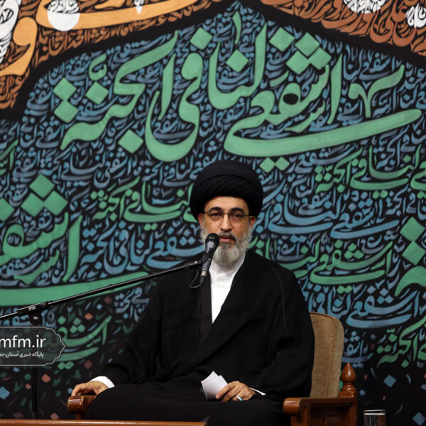 زیارت بانوی کرامت بیش از ده برکت و مقام معنوی برای زائران دارد