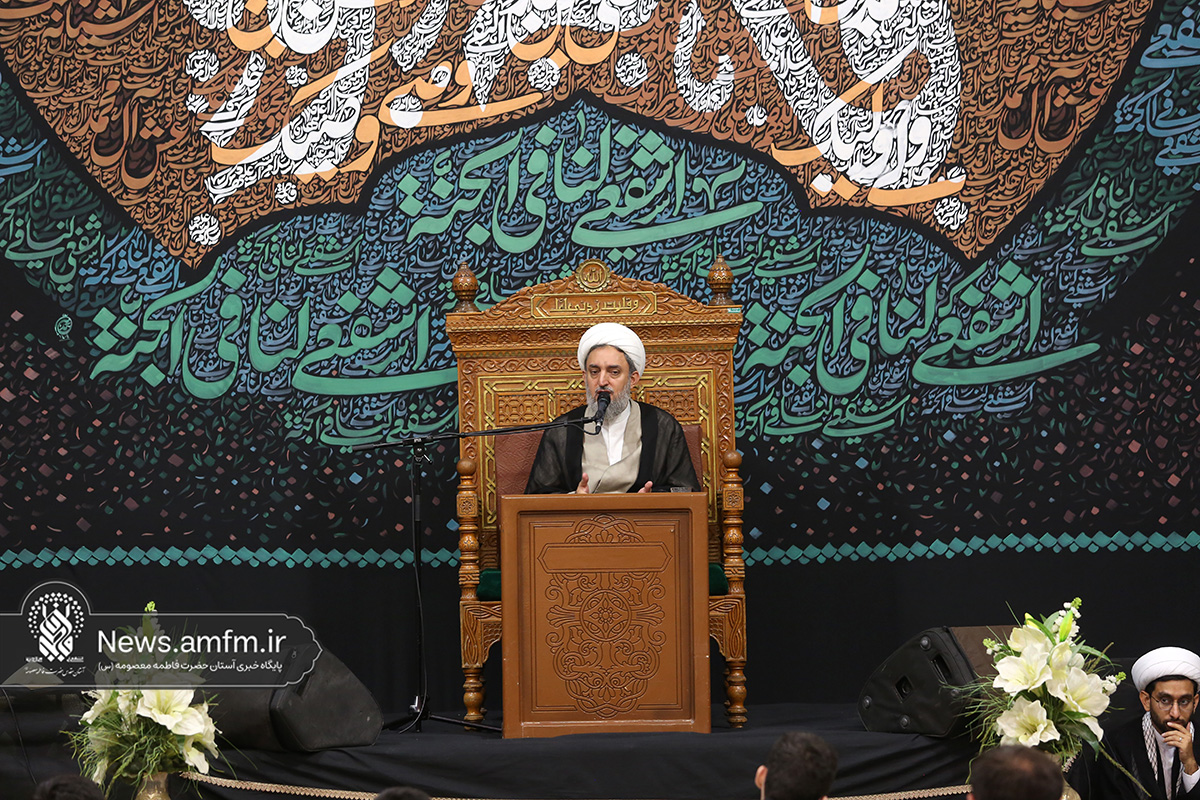 کرامت انسان از مقاومتش در برابر دشمن سرچشمه میگیرد کرامت انسان از مقاومتش در برابر دشمن سرچشمه میگیرد