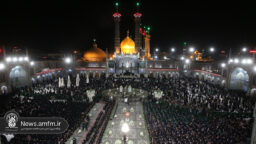 آیین شمعدان‌گردانی خادمان حرم مطهر در شام رحلت بانوی کرامت برگزار شد