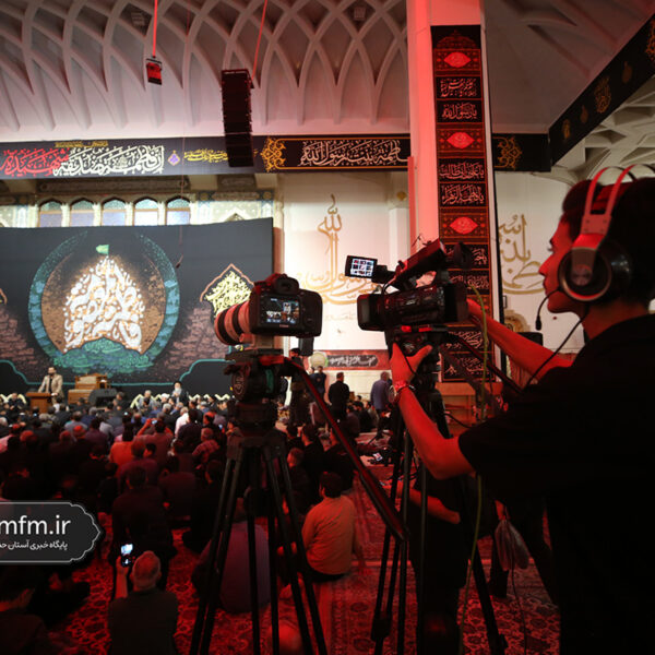 تلاش بی‌وقفه خادمان رسانه‌ای در ثبت جلوه‌های نورانی مراسم رحلت بانوی کرامت