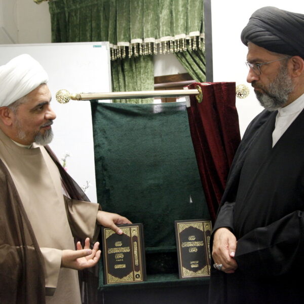 موسوعه «مستندات تروریست القاعده و داعش در عراق» در کتابخانه فاطمی رونمایی شد