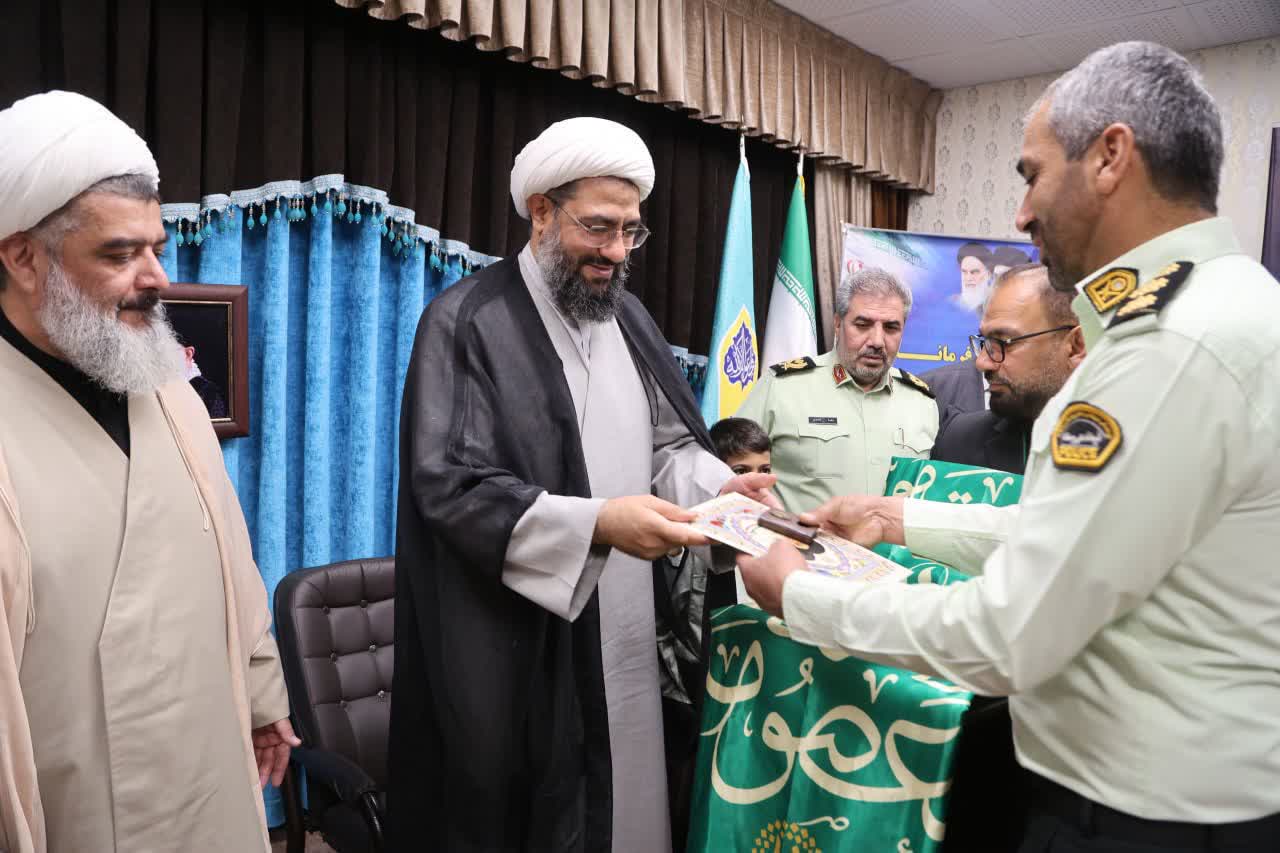 تجلیل از فرماندهان انتظامی استان همدان با حضور سفیران کریمه اهل‌بیت(س)