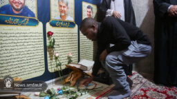 ادای احترام طلاب غیرایرانی به شهدای مدفون در حرم بانوی کرامت