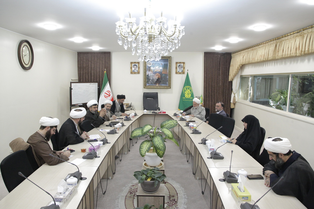 نشست مشترک نماینده قم با مسئولان فرهنگی حرم حضرت معصومه(س)