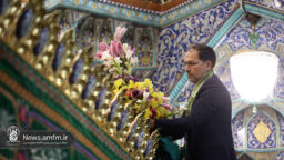 گل آرایی ضریح مطهر بانوی کرامت در روز میلاد حضرت زینب (س)