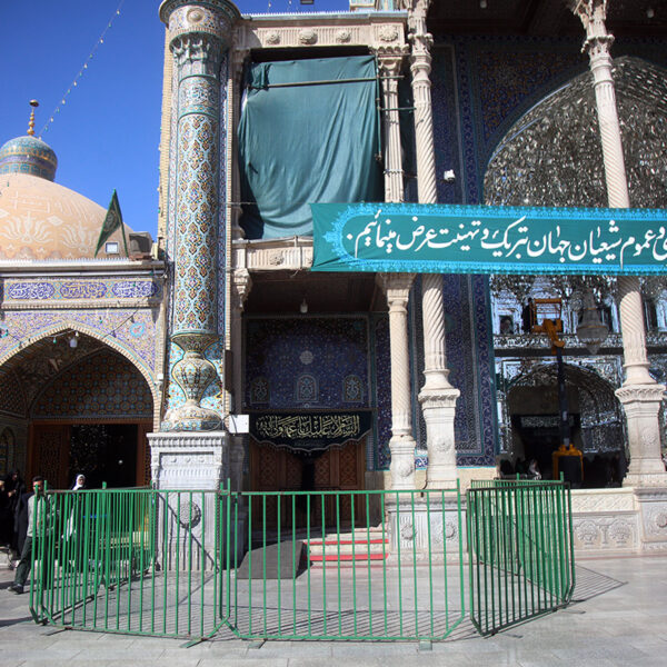 پایان مرمت فوق‌تخصصی ایوان آیینه حرم مطهر بانوی کرامت