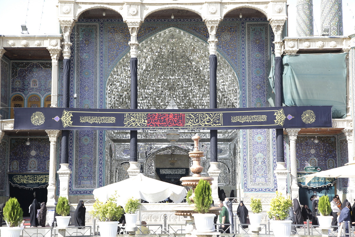 حرم بانوی کرامت آماده اقامه عزای حضرت زهرا(س) شد