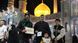 میز خوشنویسی اسامی و القاب حضرت فاطمه زهرا (س) در حرم بانوی کرامت