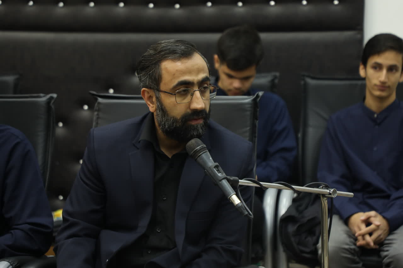 فعالیت ۳۰۰ خادم نوجوان در حرم مطهر بانوی کرامت فعالیت ۳۰۰ خادم نوجوان در حرم مطهر بانوی کرامت