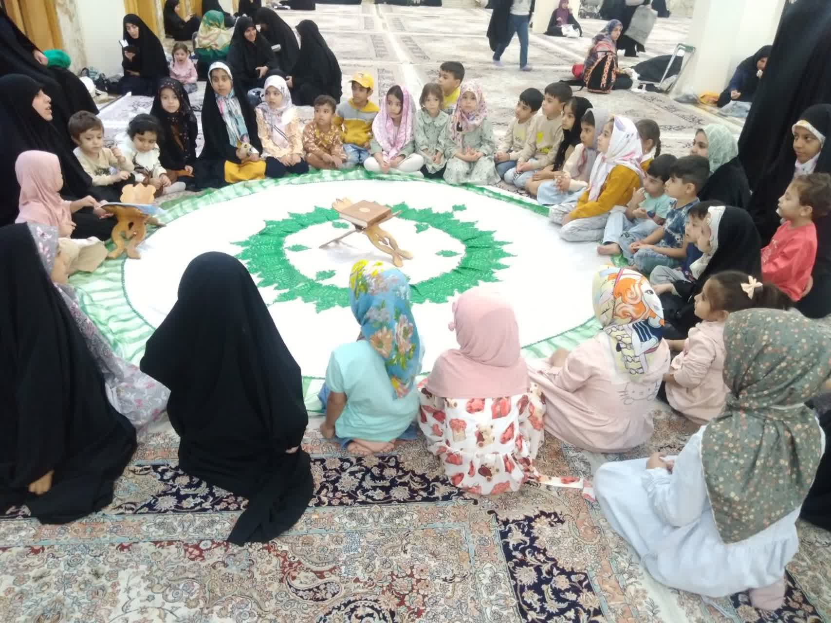 انس کودکان با قران کریم در محفل کودکانه «نغمه‌های نور»