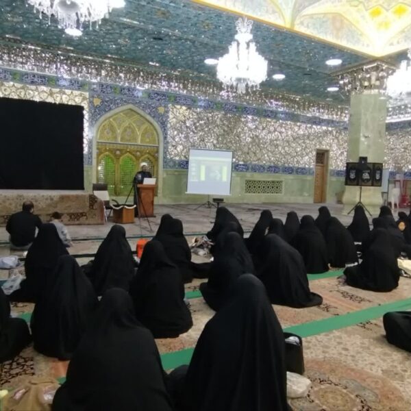 برگزاری کارگاه آموزشی «والدین قرآنی» در حرم بانوی کرامت