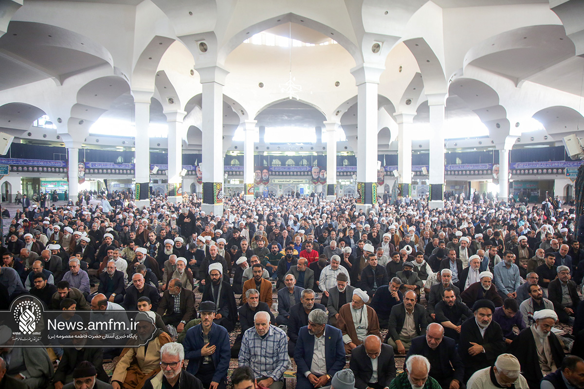 حضور پرشور مردم متدین قم در نماز استسقاء به امامت آیت‌الله سعیدی