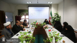 نشست نقد و بررسی کتاب شبیه مریم