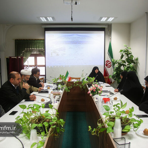 نشست نقد و بررسی کتاب شبیه مریم