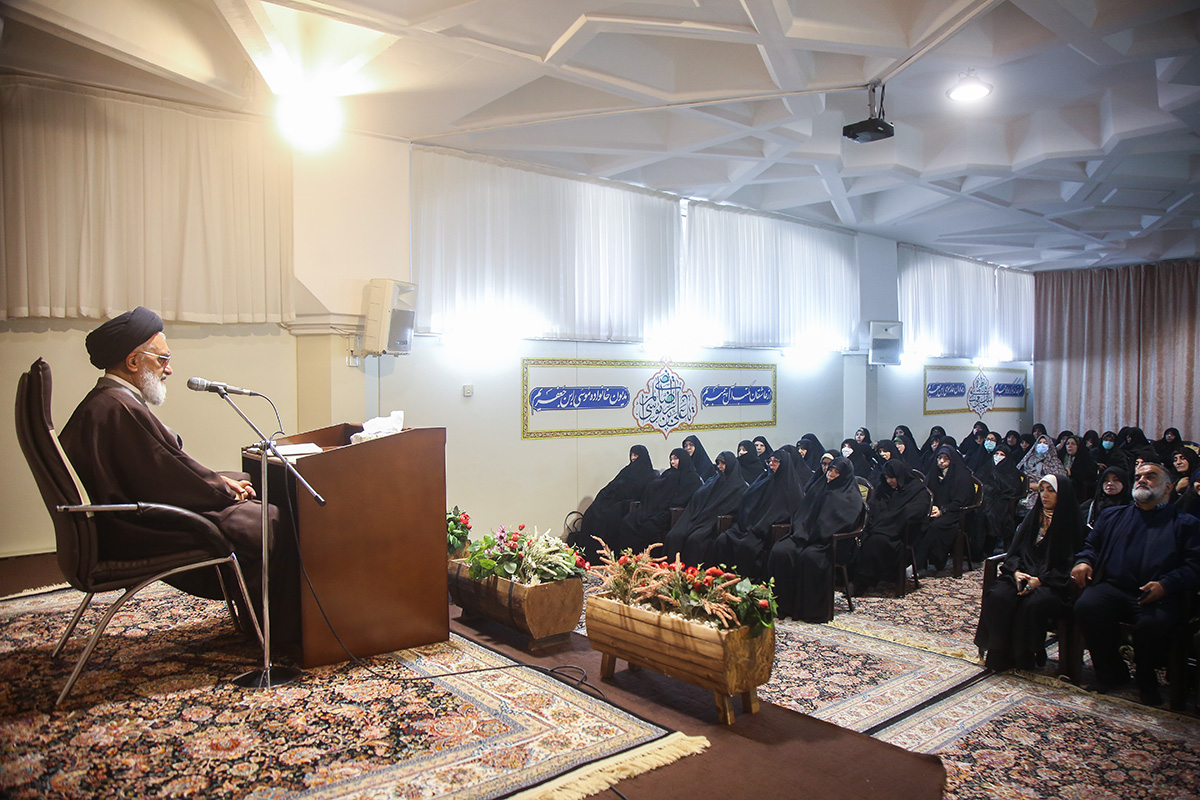 خانواده شهدا با آیت الله سعیدی دیدار کردند