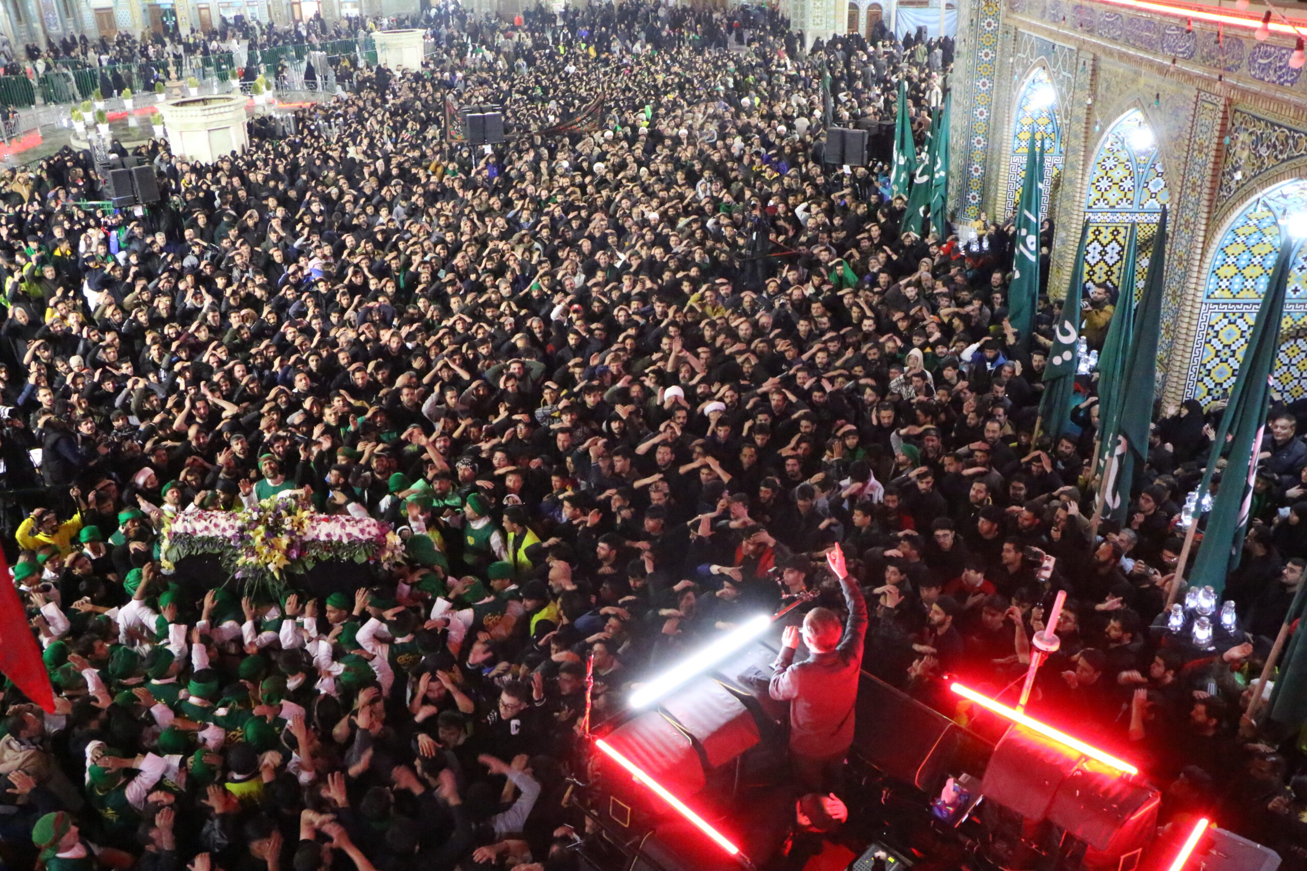 دسته عزای سادات بنی‌الزهرا در حرم حضرت فاطمه معصومه(س)