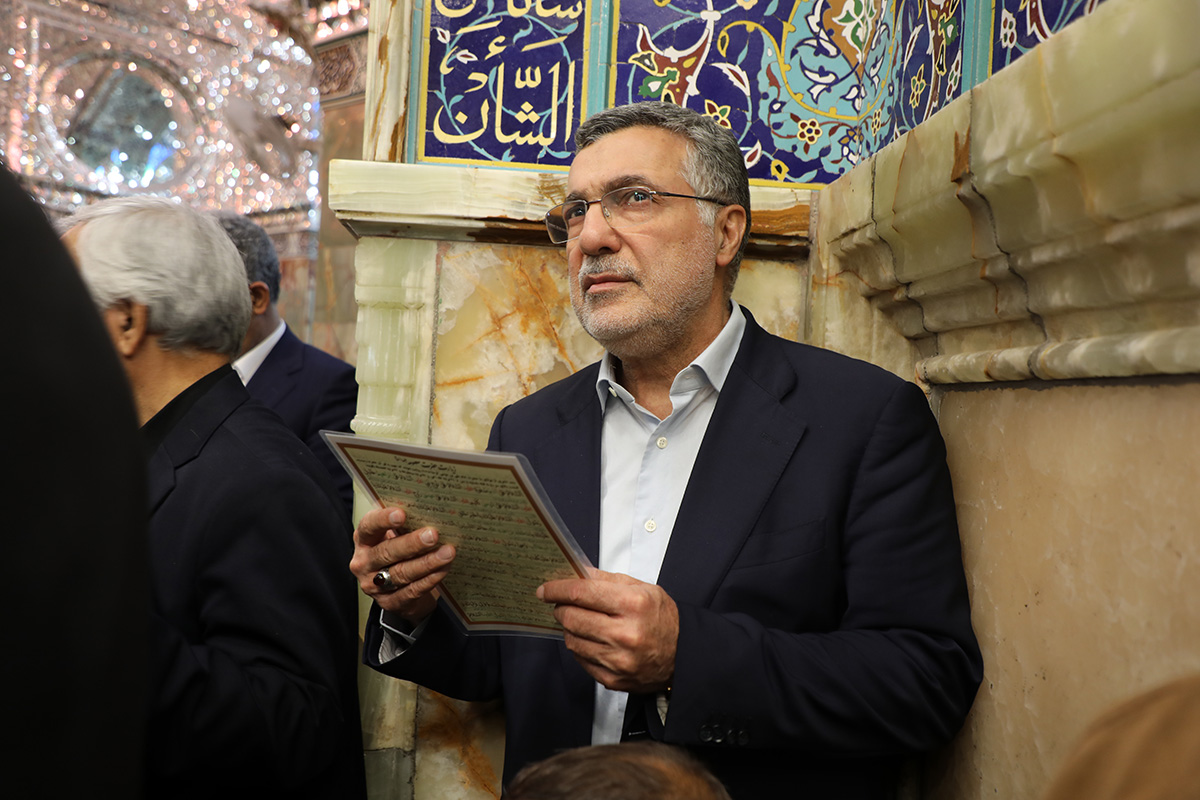تشرف وزیر بهداشت به حرم حضرت فاطمه معصومه (س)