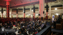 عزاداری زائران حرم بانوی کرامت در شب وفات حضرت ام البنین(س)