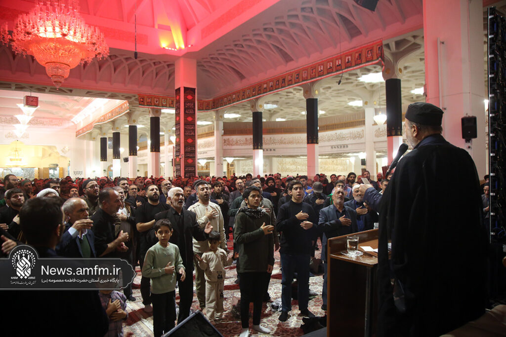 عزاداری زائران حرم بانوی کرامت در سوگ مادر سقای کربلا