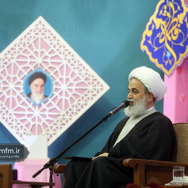 احترام به مادر، نورانیت خانه را افزایش می‌دهد