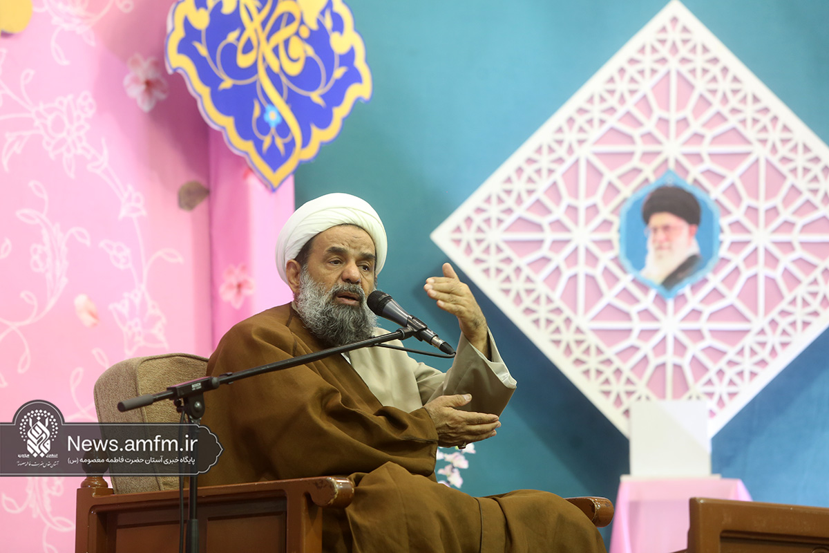 حضرت زهرا سلام‌الله‌علیها «عطیه الهی» و سرچشمه ولایت در عالم انوار است