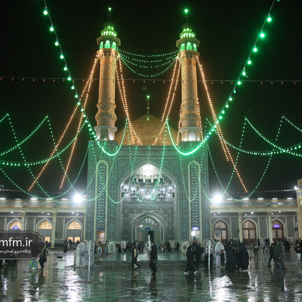 حال و هوای حرم بانوی کرامت در شام میلاد حضرت زهرا (س)