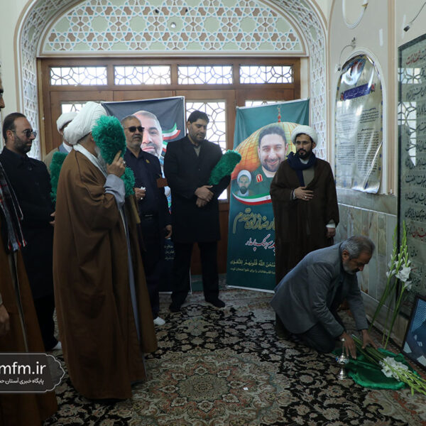 غبارروبی مزار شهید آیت‌الله مفتح در حرم مطهر بانوی کرامت+ تصاویر