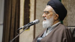 اقامه نماز راهبرد اصلی نظام اسلامی است